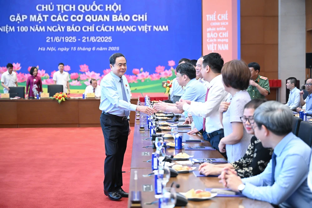 chu-tich-quoc-hoi-chia-se-ve-vai-tro-cua-bao-chi-tai-ky-hop-lich-su.jpg