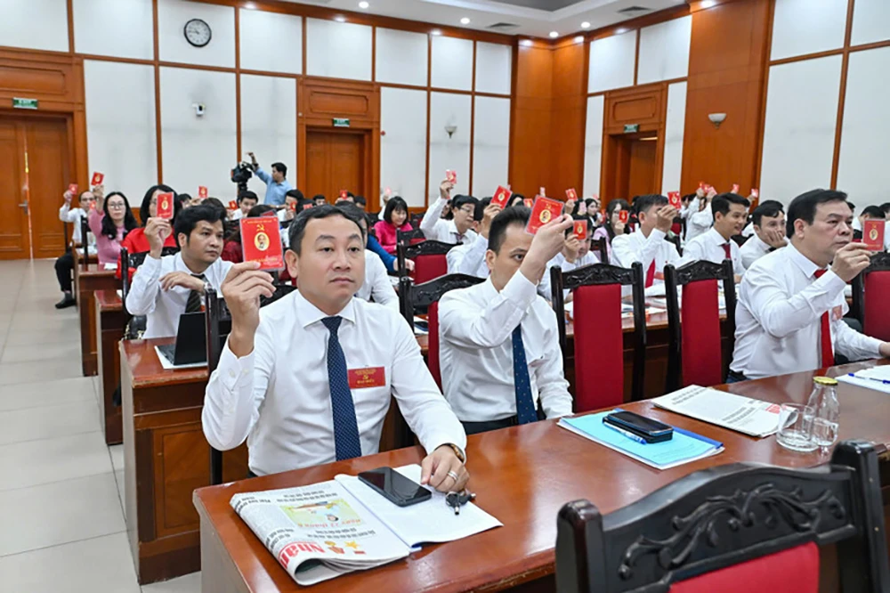 Ông Trần Cẩm Tú: Không để xảy ra tình trạng cán bộ vừa bổ nhiệm lại bị kỷ luật