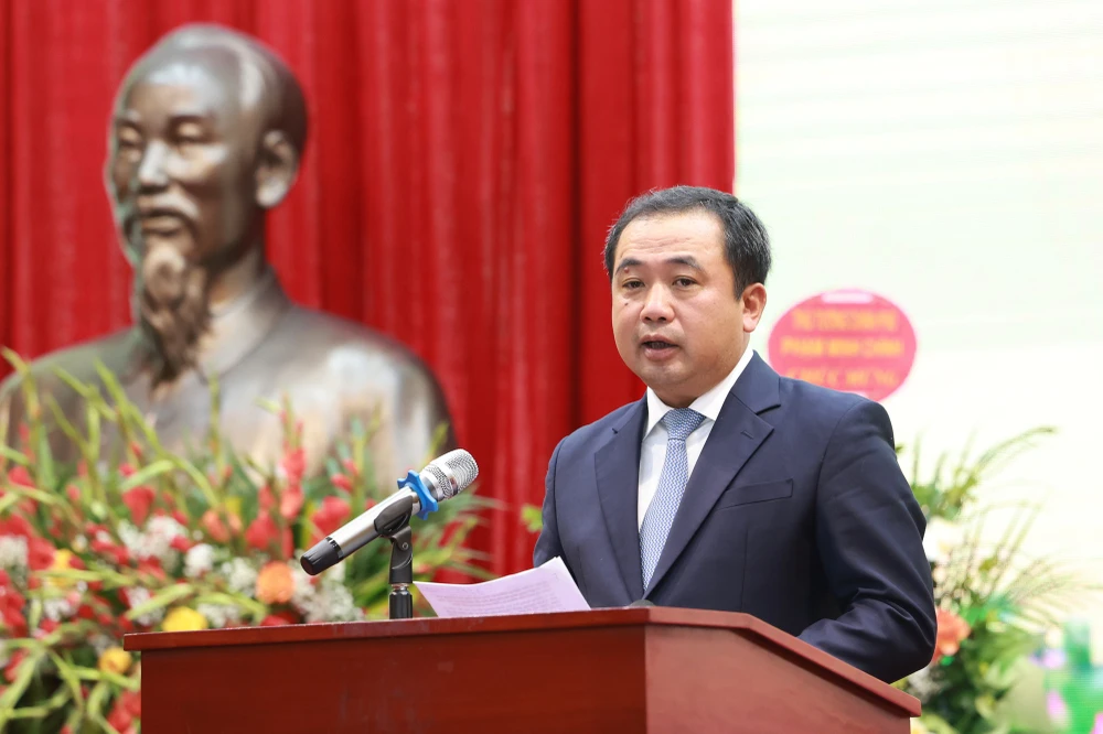 Thủ tướng trao quyết định giao quyền Bộ trưởng Bộ Nông nghiệp và Môi trường cho ông Trần Đức Thắng