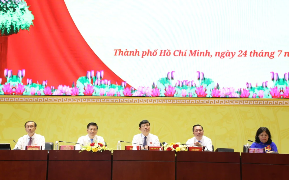 Chủ tịch HĐND TP.HCM: '25 ngày với rất nhiều bộn bề của công việc nhưng cũng đầy ắp niềm vui...'