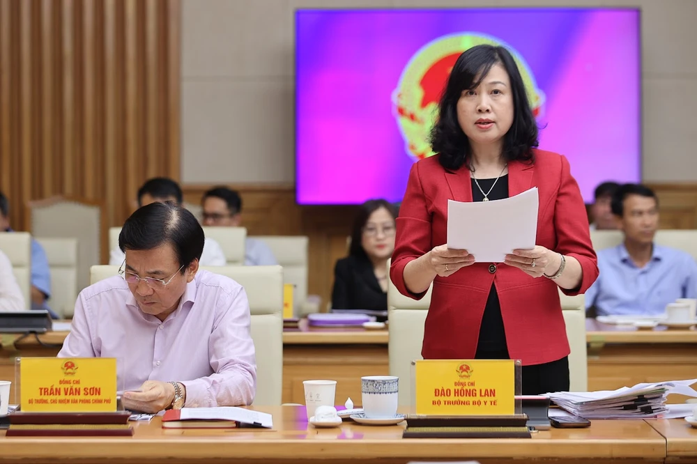 Khẩn trương trình Bộ Chính trị hai nghị quyết đột phá về giáo dục và chăm sóc sức khỏe nhân dân