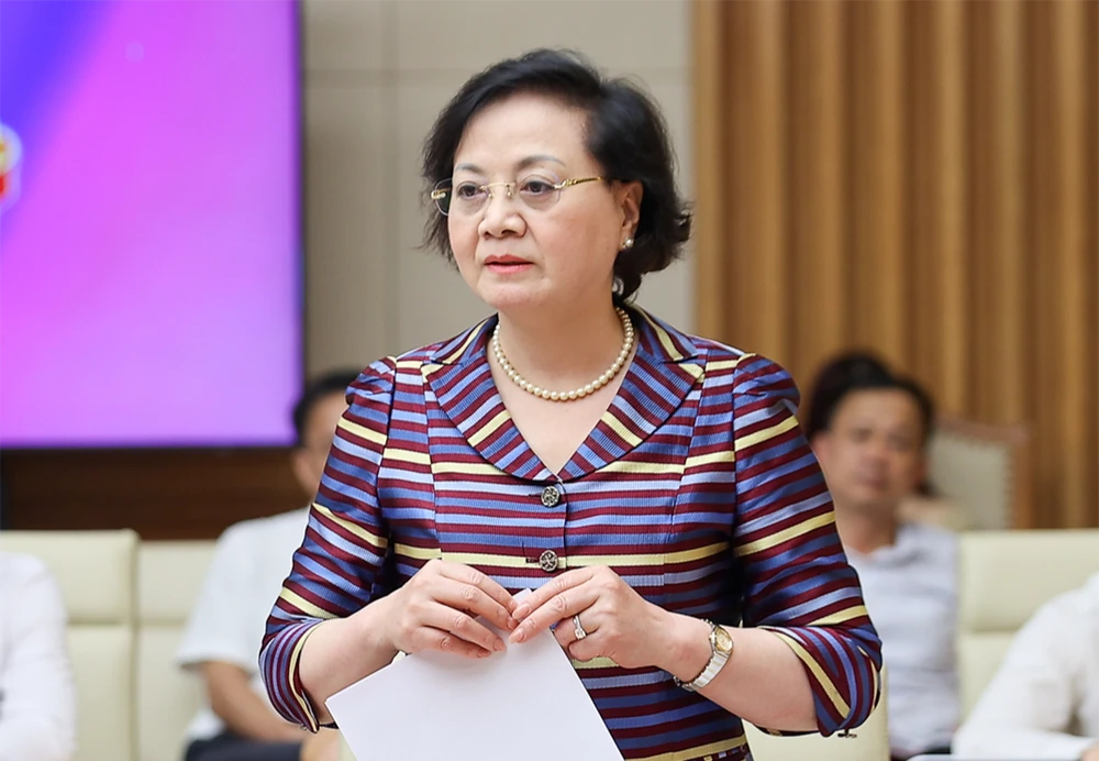 Bộ Nội vụ đề xuất nhiều chính sách lương, thưởng để thu hút chuyên gia khoa học