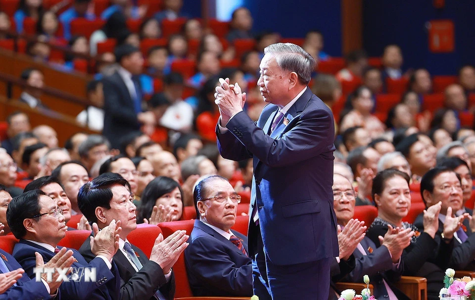 Tổng Bí thư: 'Chính phủ các thời kỳ đã bền bỉ đắp nền cho sự chuyển mình của đất nước'