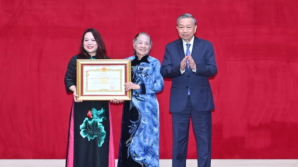 Tổng Bí thư dự Lễ truy tặng Danh hiệu AHLLVTND cho Thượng tướng Bùi Thiện Ngộ