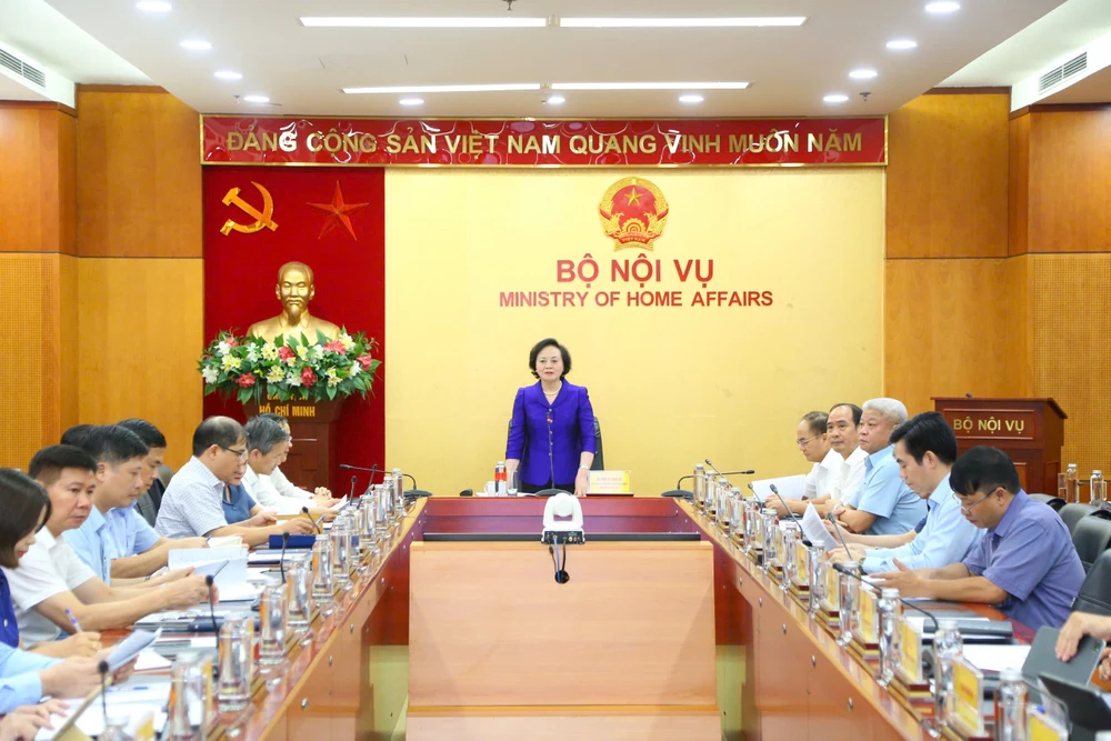 bo-noi-vu-dang-ra-soat-cac-chinh-sach-ve-phu-cap-tien-luong-1.jpg