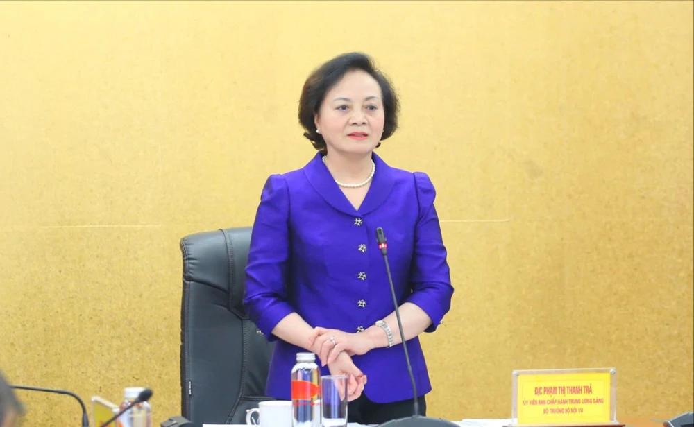 Bộ Nội vụ đang rà soát các chính sách về phụ cấp, tiền lương