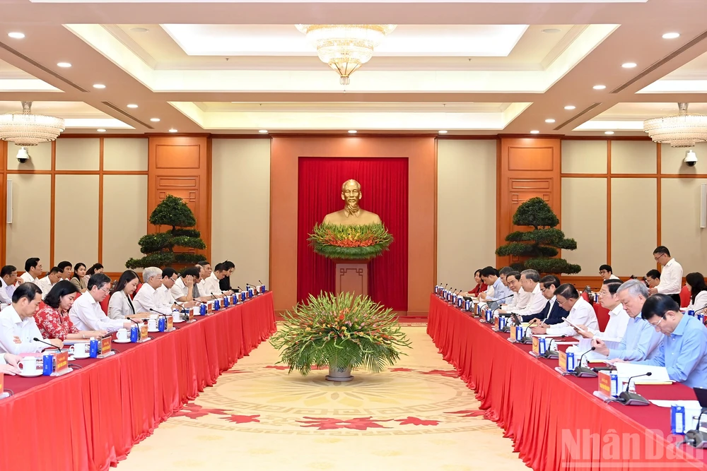 Tổng Bí thư Tô Lâm: ‘Mặt trận phải chủ động tham gia xây dựng, chỉnh đốn Đảng’