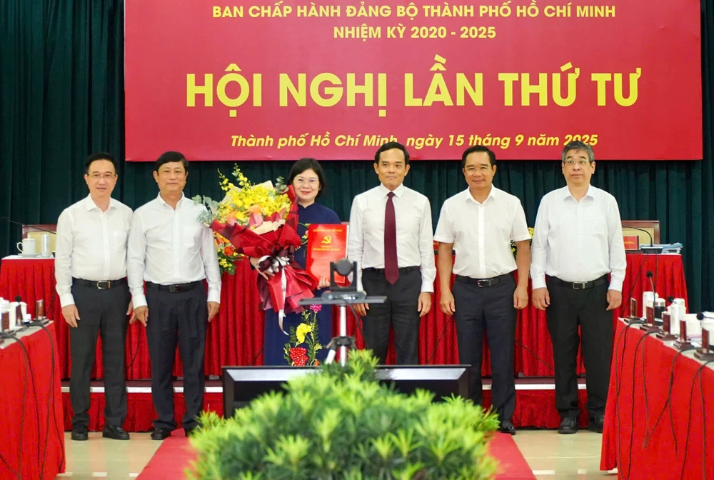 Bà Văn Thị Bạch Tuyết làm Phó Bí thư Thành ủy TP.HCM