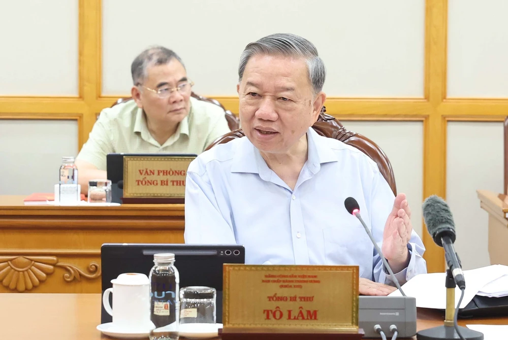 Ban Chỉ đạo Trung ương yêu cầu tiếp tục sắp xếp, tinh gọn tổ chức bộ máy