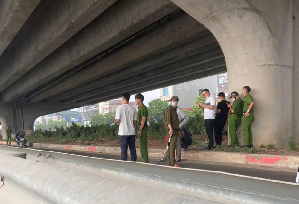 Phát hiện một thi thể đang phân hủy ở Hà Nội