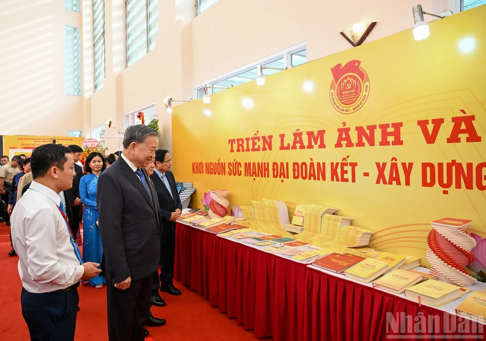 Tổng Bí thư: Mong họp ít, làm nhiều, có nhiều nụ cười của Nhân dân hơn