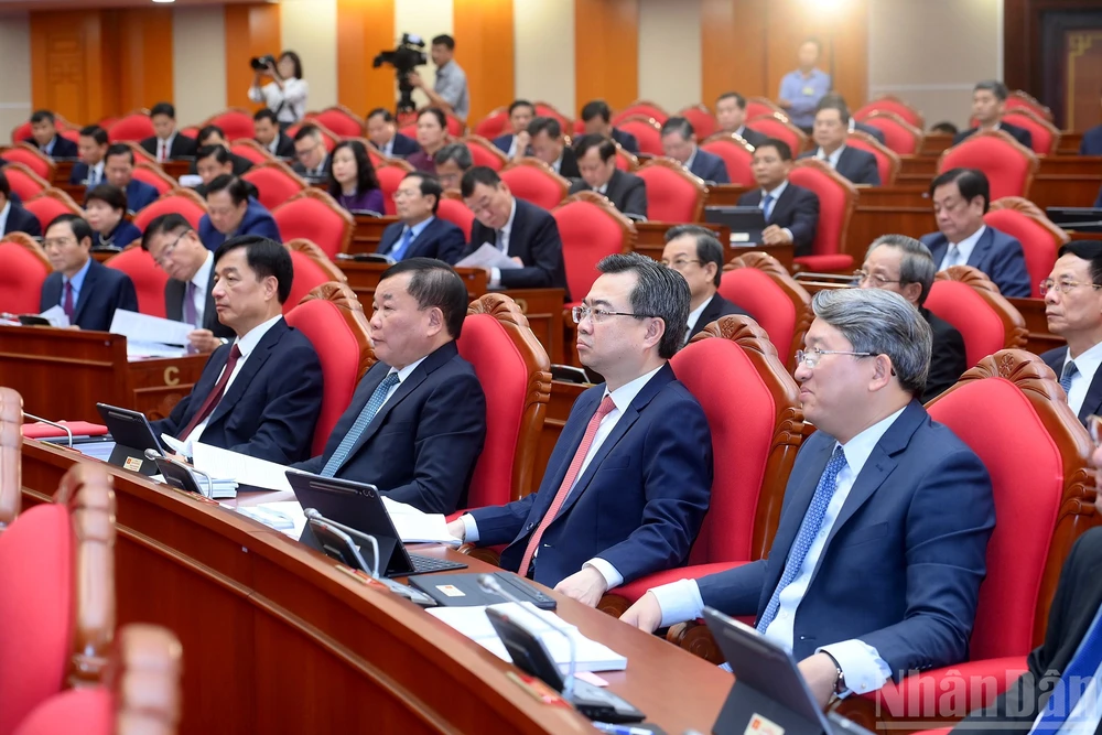 Trung ương cho ý kiến hàng loạt vấn đề hệ trọng về Đại hội XIV của Đảng