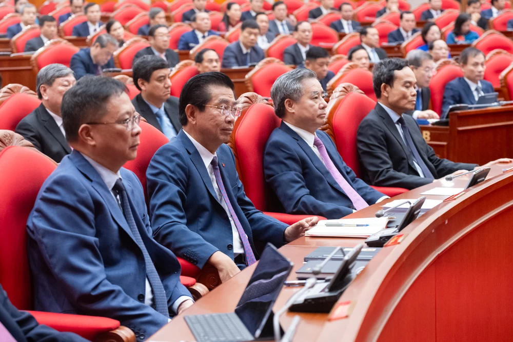 Những nội dung quan trọng về nhân sự, kinh tế - xã hội tại Hội nghị Trung ương 13