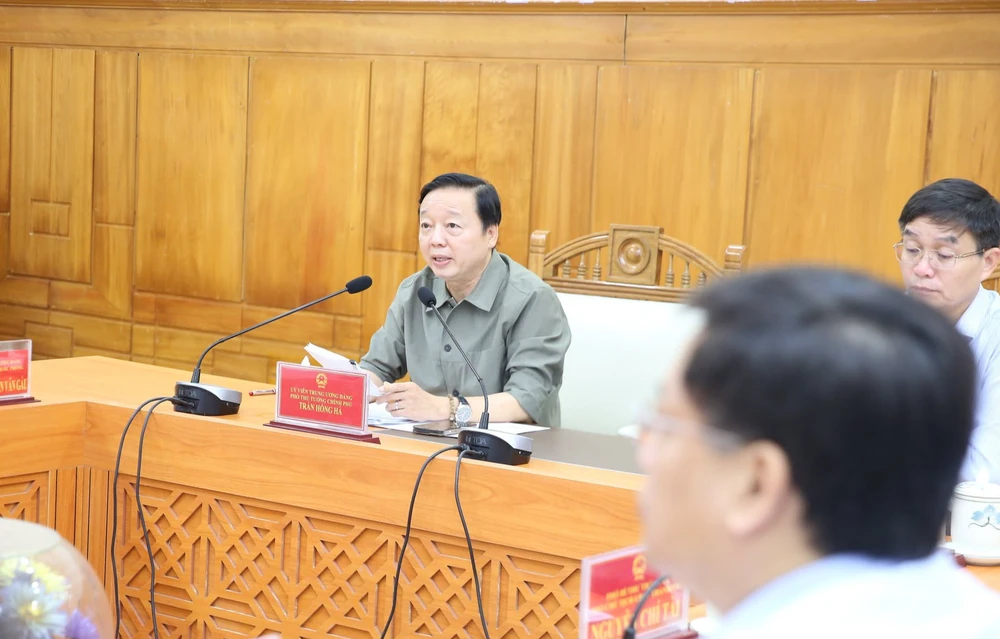 Thủ tướng: 'Đây là đợt mưa lũ đặc biệt lớn khu vực miền Trung'