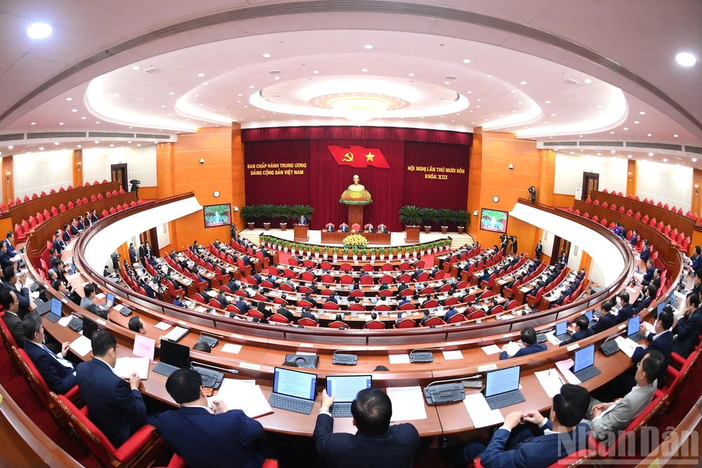 Người dân muốn đánh giá sâu về xuất bản sách giáo khoa, học thêm, dạy thêm trong dự thảo Văn kiện Đại hội XIV-van-kien-dai-hoi-XIV10.jpg