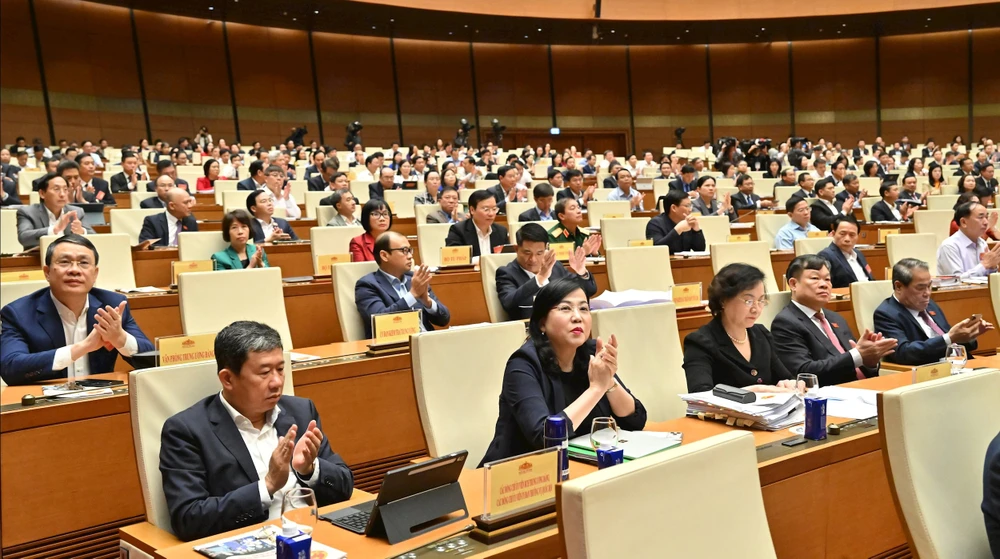 Kiên quyết không giới thiệu ứng cử người có biểu hiện cơ hội chính trị, đang bị điều tra, thanh tra NHÂN SỰ