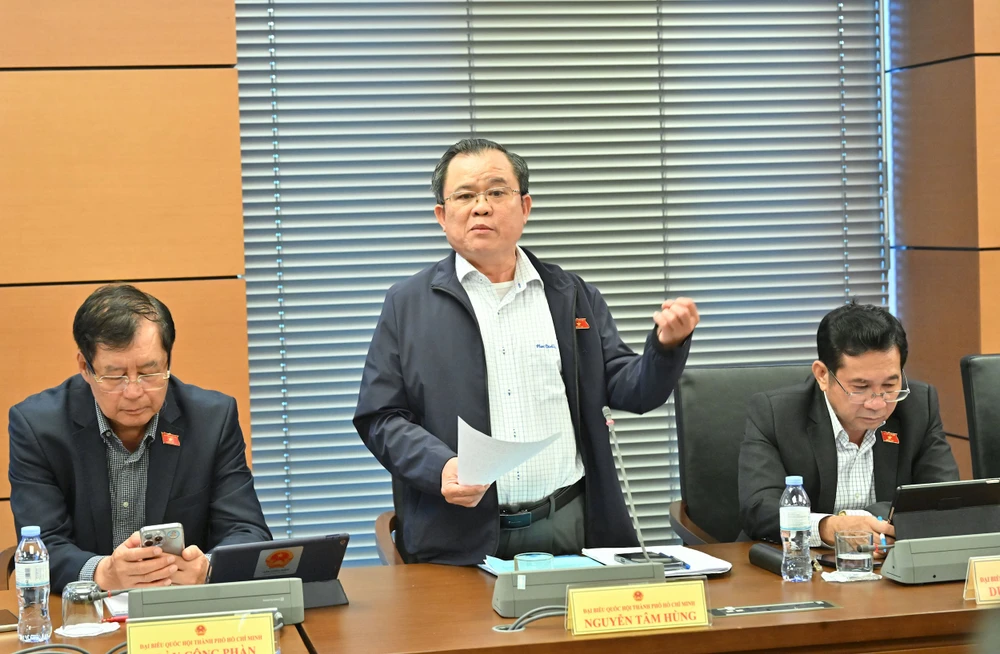 xay-dung-the-tran-long-dan-voi-tinh-than-nguoi-truoc-sung-sau-nguyen-tam-hu g.jpg