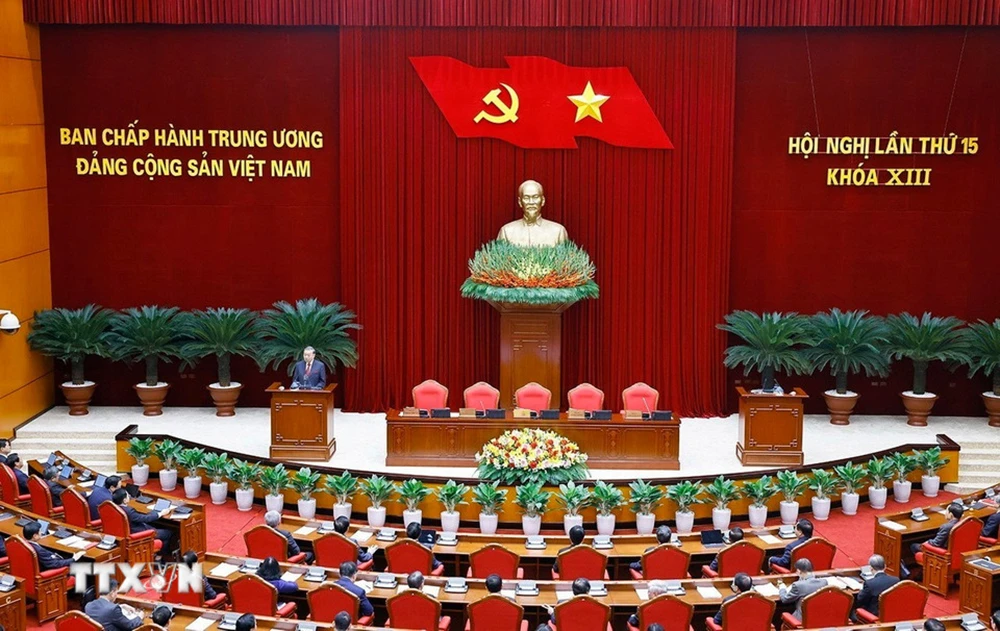 trung-uong-15-thong-nhat-cao-nhan-su-gioi-thieu-bo-chinh-tri-lanh-dao-chu-chot-khoa-moi-de-trinh-dai-hoi-xiv-2.jpg