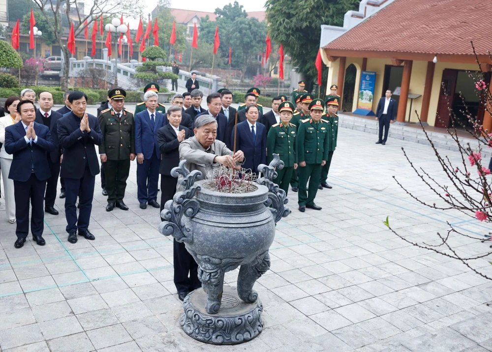 tong-bi-thu-to-lam-dang-huong-tuong-niem-cac-lanh-dao-tien-boi-cua-dang-o-hung-yen-bac-ninh-9.jpg