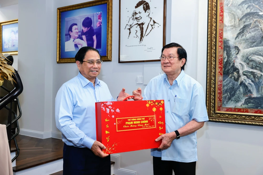 thu-tuong-pham-minh-chinh-dang-huong-cac-co-lanh-dao-va-tham-chuc-tet-nguyen-lanh-dao-dang-nha-nuoc-11.jpg