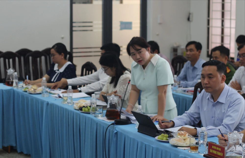 Cấp xã kiến nghị TP.HCM sớm có hướng dẫn thành lập phòng chuyên môn, giảm tải áp lực công việc-cap-xã-phong-chuyen-mon 2.JPG