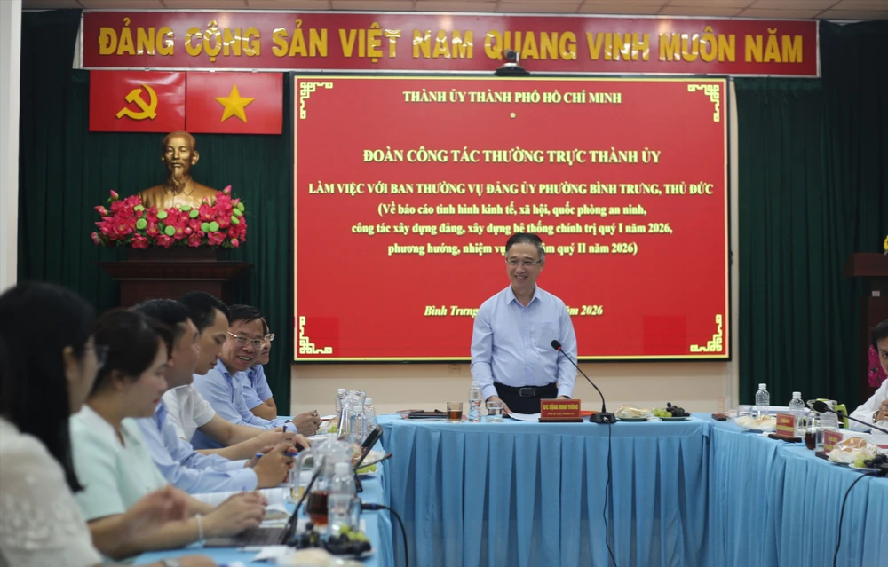 Cấp xã kiến nghị TP.HCM sớm có hướng dẫn thành lập phòng chuyên môn, giảm tải áp lực công việc-pho-bi-thu-dang-minh-thong-cap-xã-phong-chuyen-mon.JPG