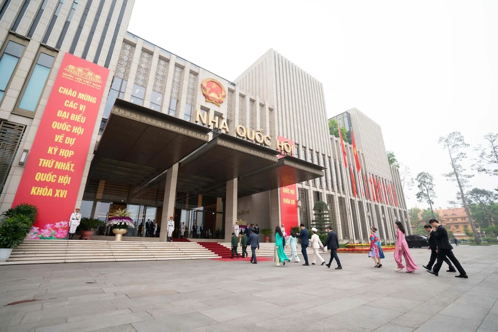 khai-mac-ky-hop-thu-nhat-quoc-hoi-khoa-xvi-1.jpg