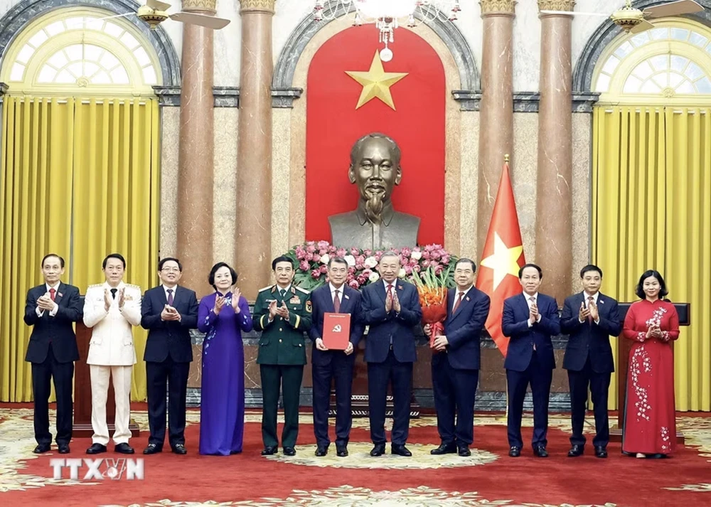 tong-bi-thu-chu-tich-nuoc-chu-tri-hoi-nghi-cong-bo-cac-quyet-dinh-doi-voi-chinh-phu-6 copy.jpg