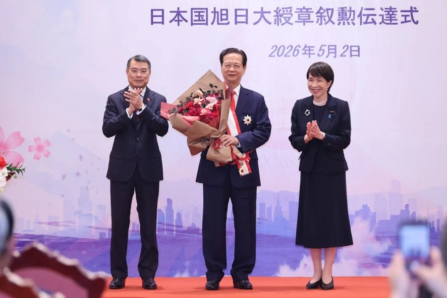 thu-tuong-nhat-ban-trao-huan-chuong-mat-troi-moc-cho-nguyen-tong-bi-thu-nong-duc-manh-nguyen-thu-tuong-nguyen-tan-dung-1.jpg