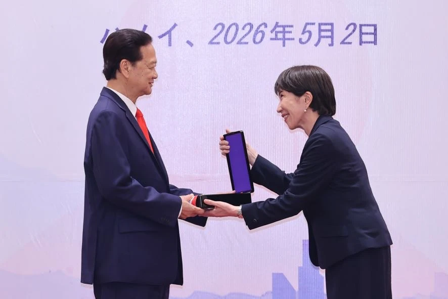 thu-tuong-nhat-ban-trao-huan-chuong-mat-troi-moc-cho-nguyen-tong-bi-thu-nong-duc-manh-nguyen-thu-tuong-nguyen-tan-dung-2.jpg