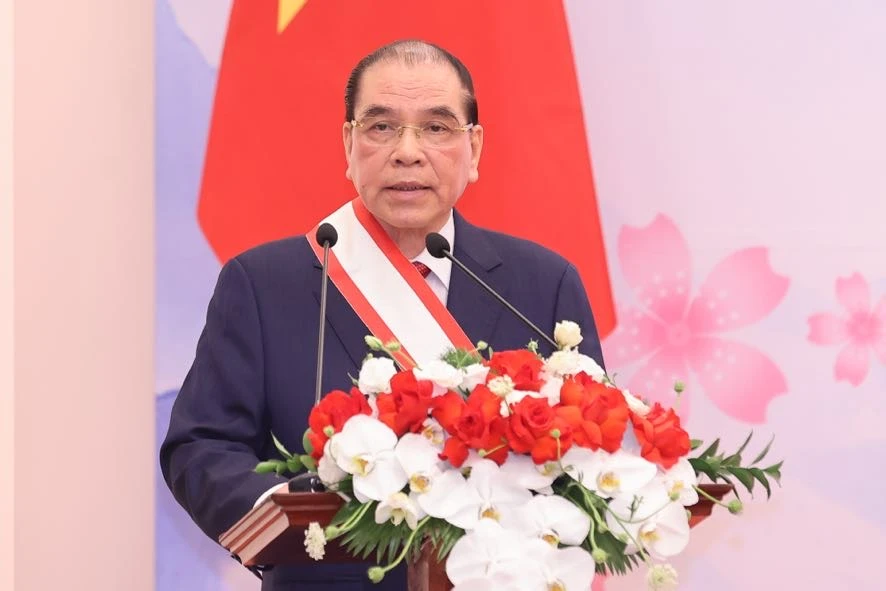 thu-tuong-nhat-ban-trao-huan-chuong-mat-troi-moc-cho-nguyen-tong-bi-thu-nong-duc-manh-nguyen-thu-tuong-nguyen-tan-dung-5.jpg