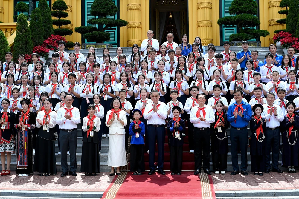 to-lam-nhan-dan.jpg