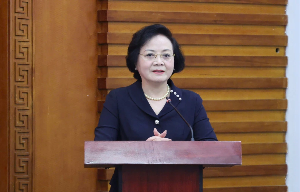 pho-thu-tuong-pham-thi-thanh-tra-trao-quyet-dinh-bo-nhiem-thu-truong-bo-vhtt-dl-1.jpg