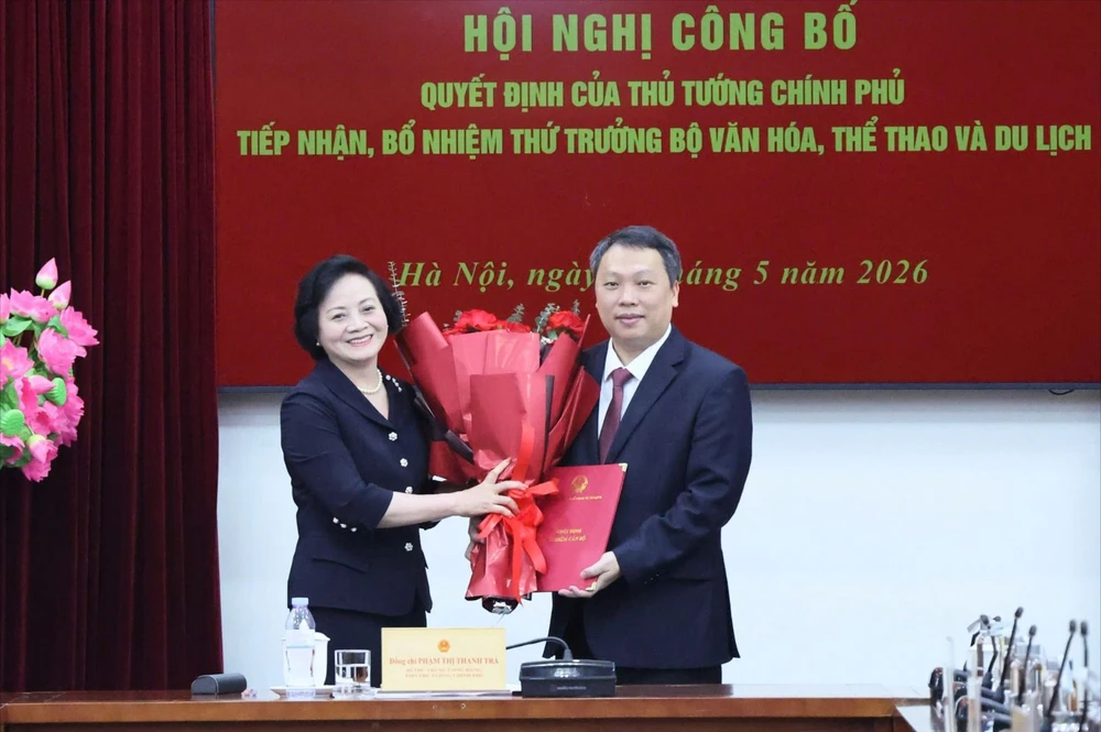 pho-thu-tuong-pham-thi-thanh-tra-trao-quyet-dinh-bo-nhiem-thu-truong-bo-vhtt-dl.jpg