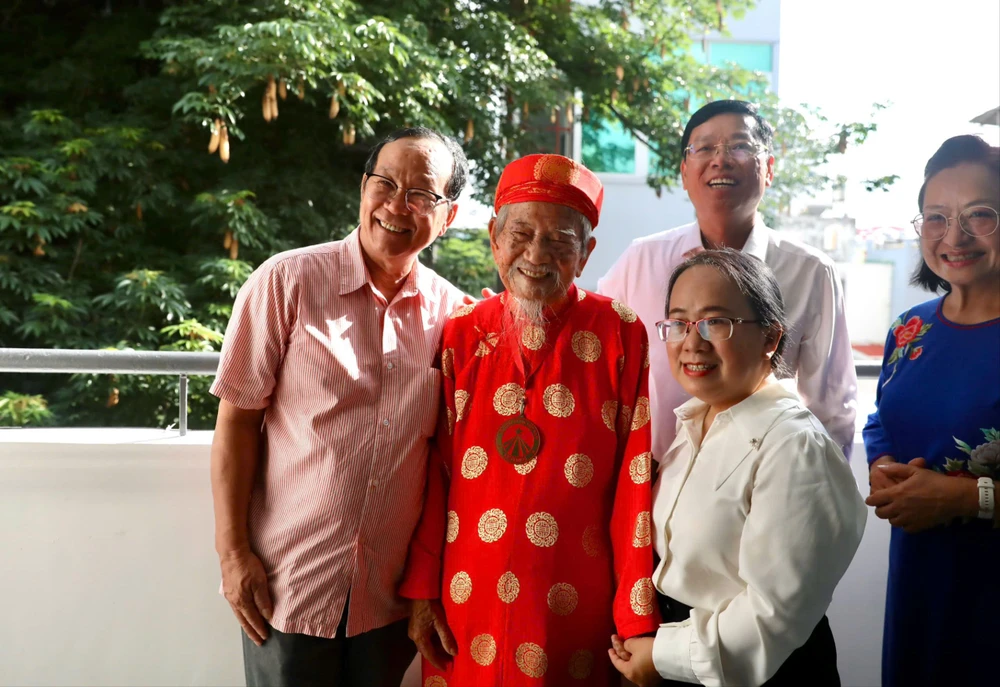 TPHCM-tang-nha-nha-nghien-cuu-nguyen-dinh-tu.jpg