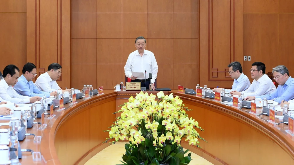 tong-bi-thu-chu-tich-nuoc-phai-uu-tien-xu-ly-o-nhiem-khong-khi-nguon-nuoc-sat-lo-2.jpg