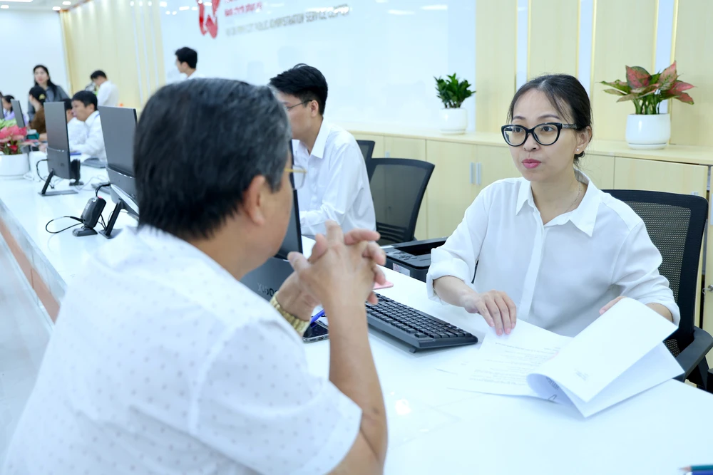 de-xuat-moi-cua-bo-noi-vu-ve-phan-bo-bien-che-cong-chuc-cap-tinh-xa.JPG