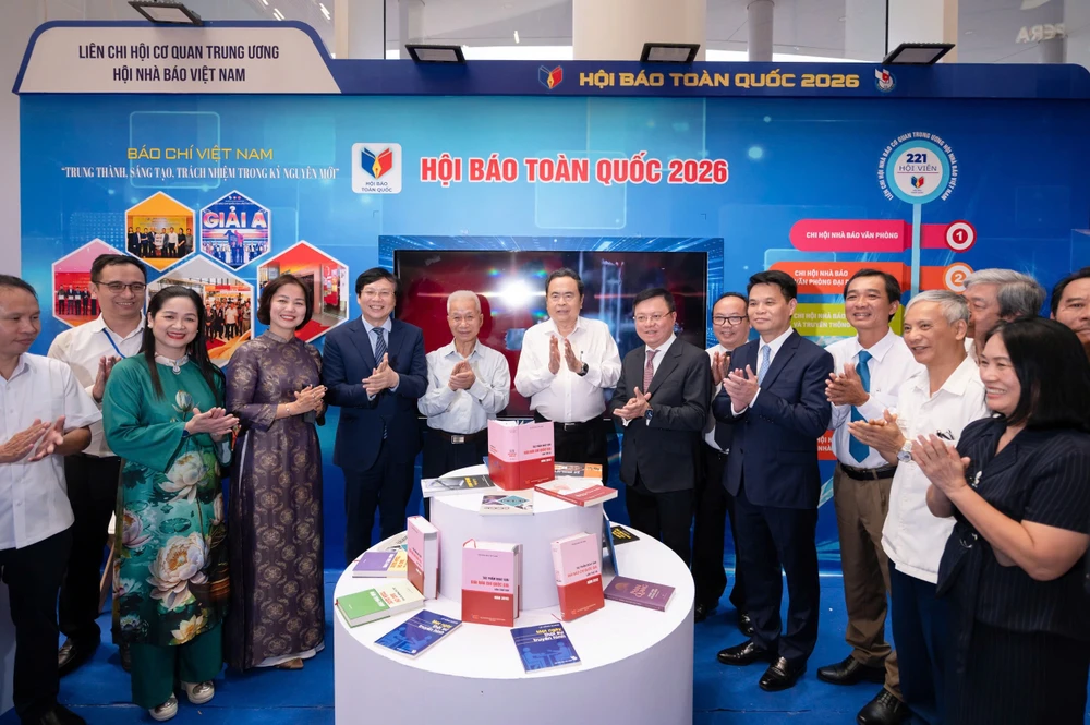 buoc-chuyen-lich-su-va-su-menh-cua-bao-chi-tp-hcm-3.jpg