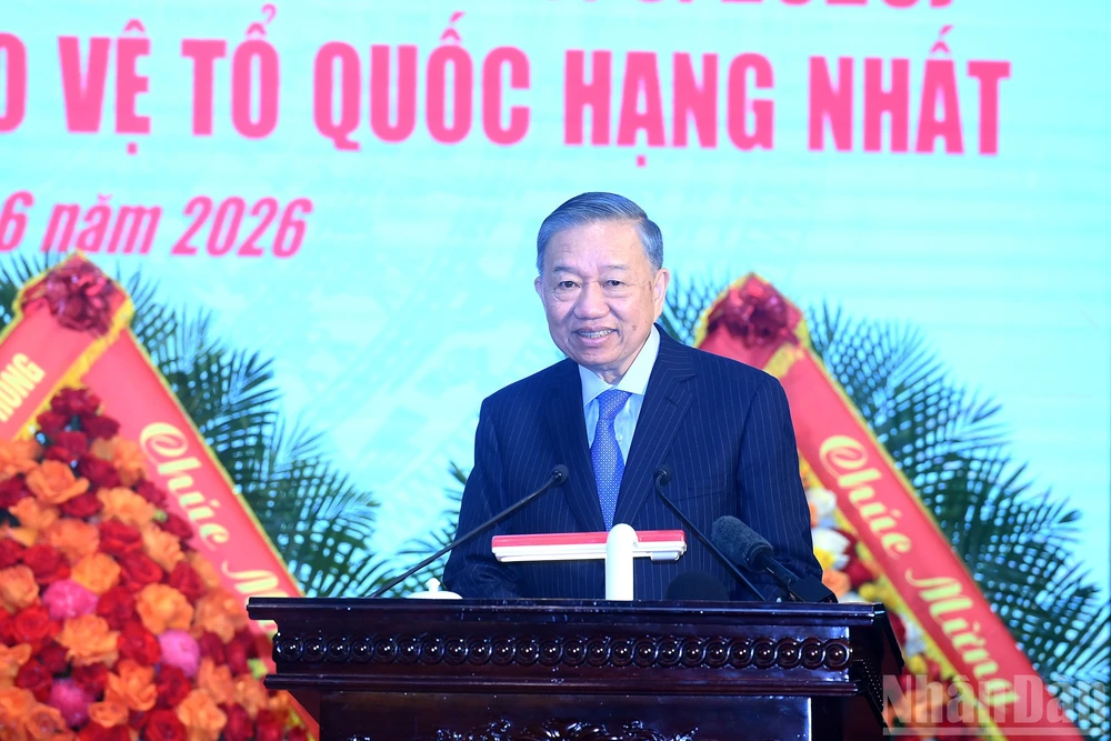 bo-tu-lenh-phao-binh-ten-lua-can-bao-ve-to-quoc-tu-som-tu-xa-tu-tat-ca-cac-huong-2.jpg