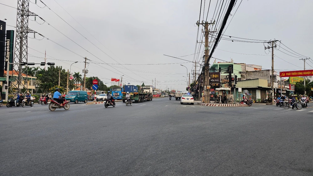 Nga tu long kim 2.jpg