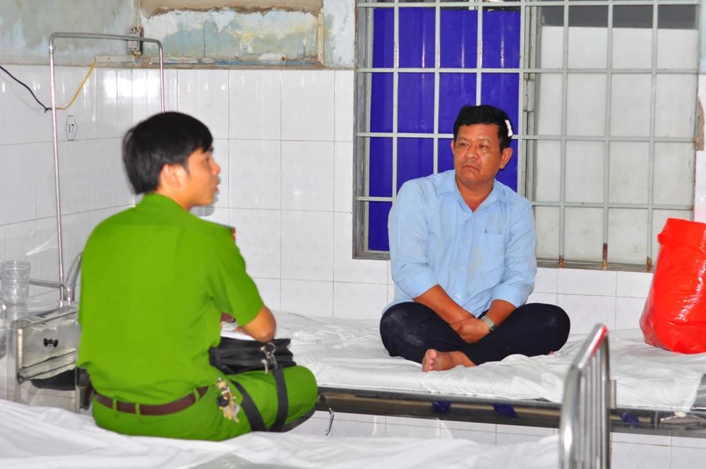 Xin đểu không được, đánh gục hàng xóm tại chỗ ảnh 2