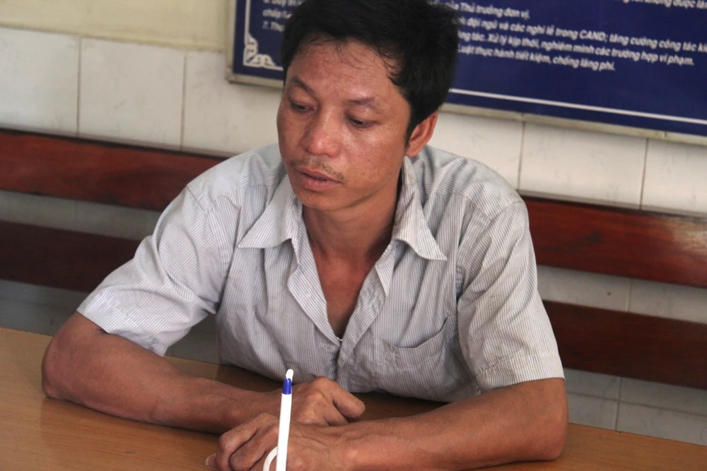 Tài xế điều khiển xe container tông thẳng vào mô tô của CSGT ảnh 1