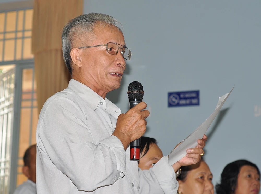 Ông Lộc tại buổi đối thoại