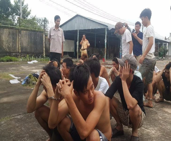 Vụ trốn trại cai nghiện: Vẫn còn hơn 100 người ở ngoài ảnh 1