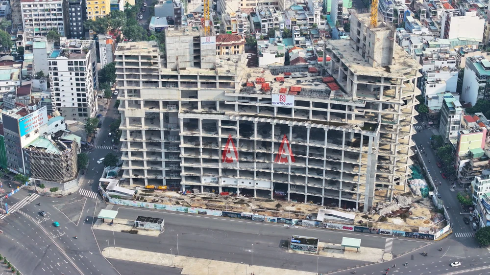 Sau biến cố của Chủ tịch Tập đoàn Vạn Thịnh Phát Trương Mỹ Lan, toàn bộ bảng hiệu liên quan đến Viva Land ở dự án này đã bị tháo dỡ và dừng thi công cho đến nay