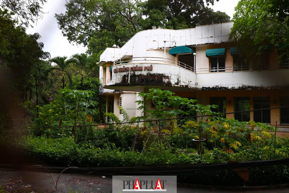 Khu biệt thự bỏ hoang này sau đó được đổi tên thành Nhà khách Chính phủ, được sử dụng để đón tiếp, phục vụ sinh hoạt và làm việc cho các đoàn khách cấp cao đến TP.HCM. Ảnh: Nguyễn Tiến