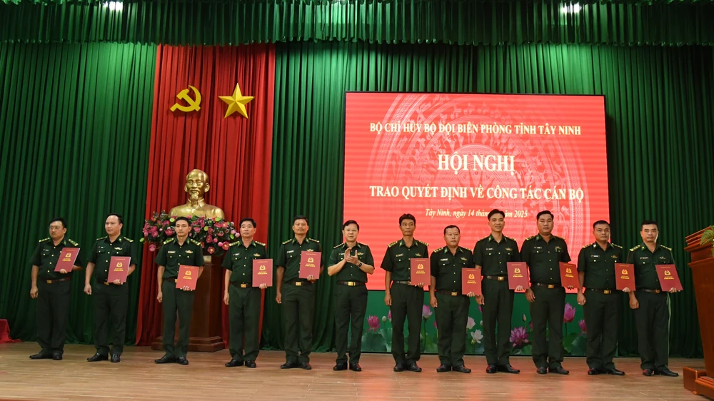 46 cán bộ (2).JPG