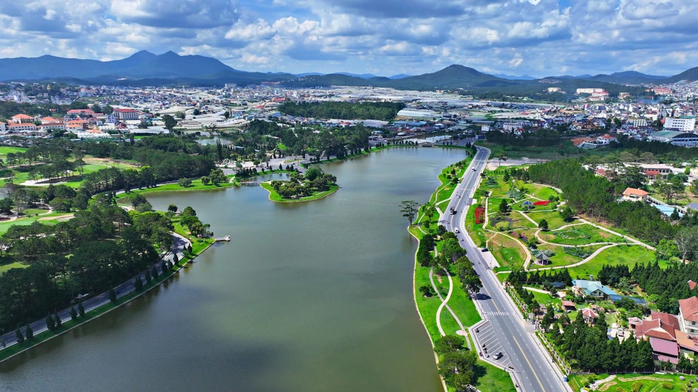 Hồ Xuân Hương (4).jpg