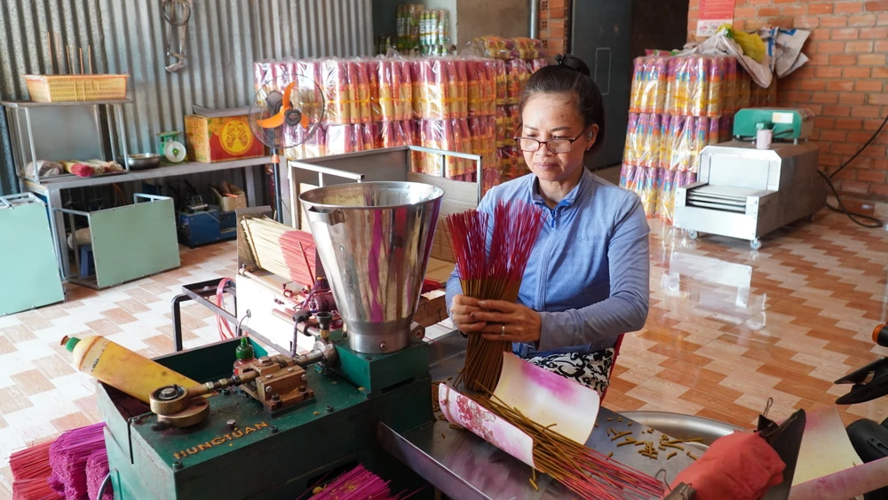 làng hương trăm năm tuổi (1).JPG