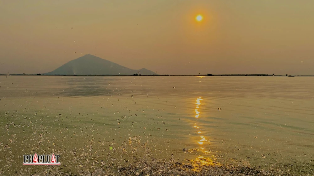 Hồ Dầu Tiếng.jpg